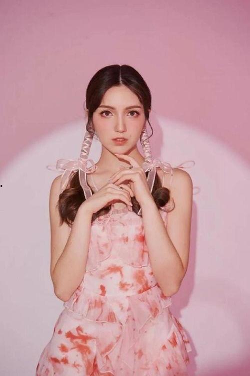 歌曲模特演员,模特与演员的跨界魅力演绎