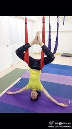 瑜伽一字马图片,挑战极限，展现柔美与力量