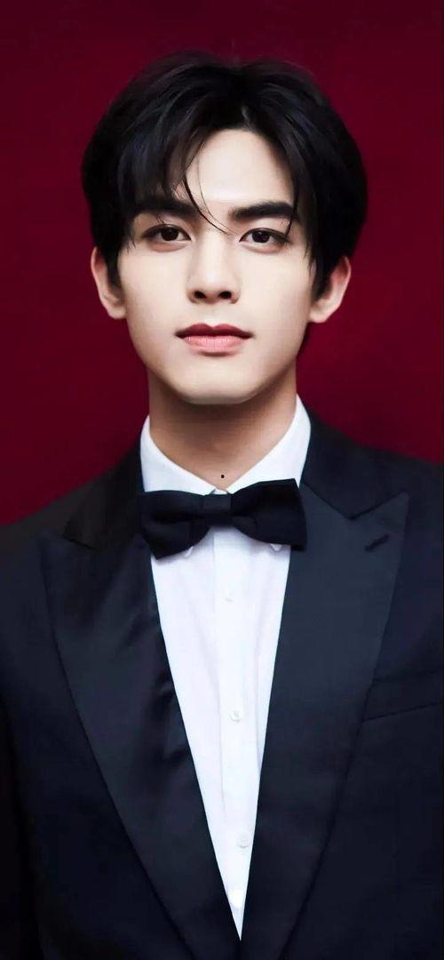 宋威龙照片高清,青春偶像的帅气瞬间